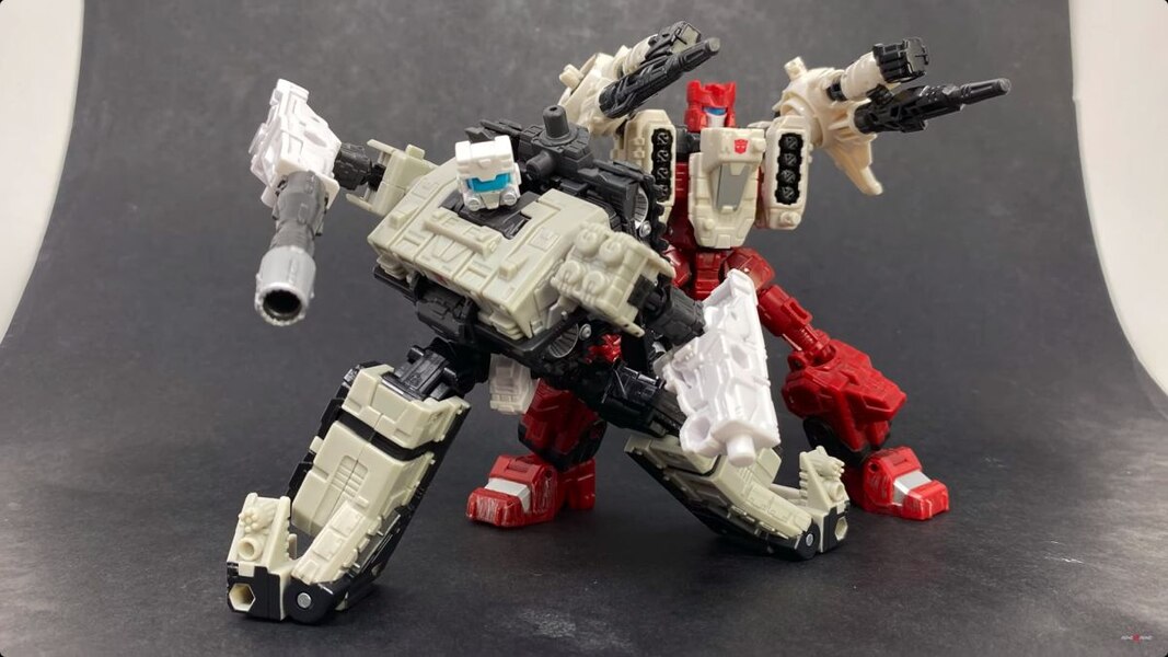 Transformers Kingdom Slammer In Hand Images  (11 of 20)